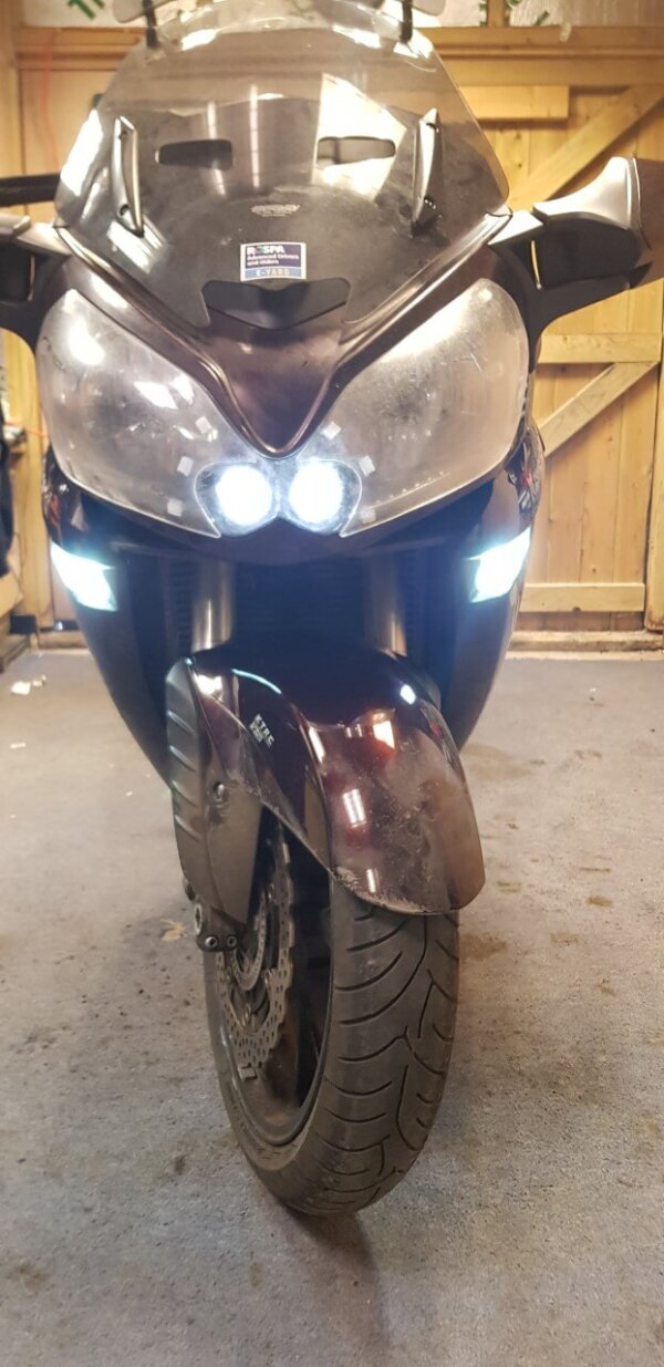 GTR1400 switchback front DRL