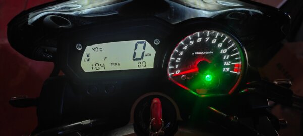 FZ1 WHITE LUGY127
