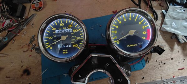 LUGY128 WHITE